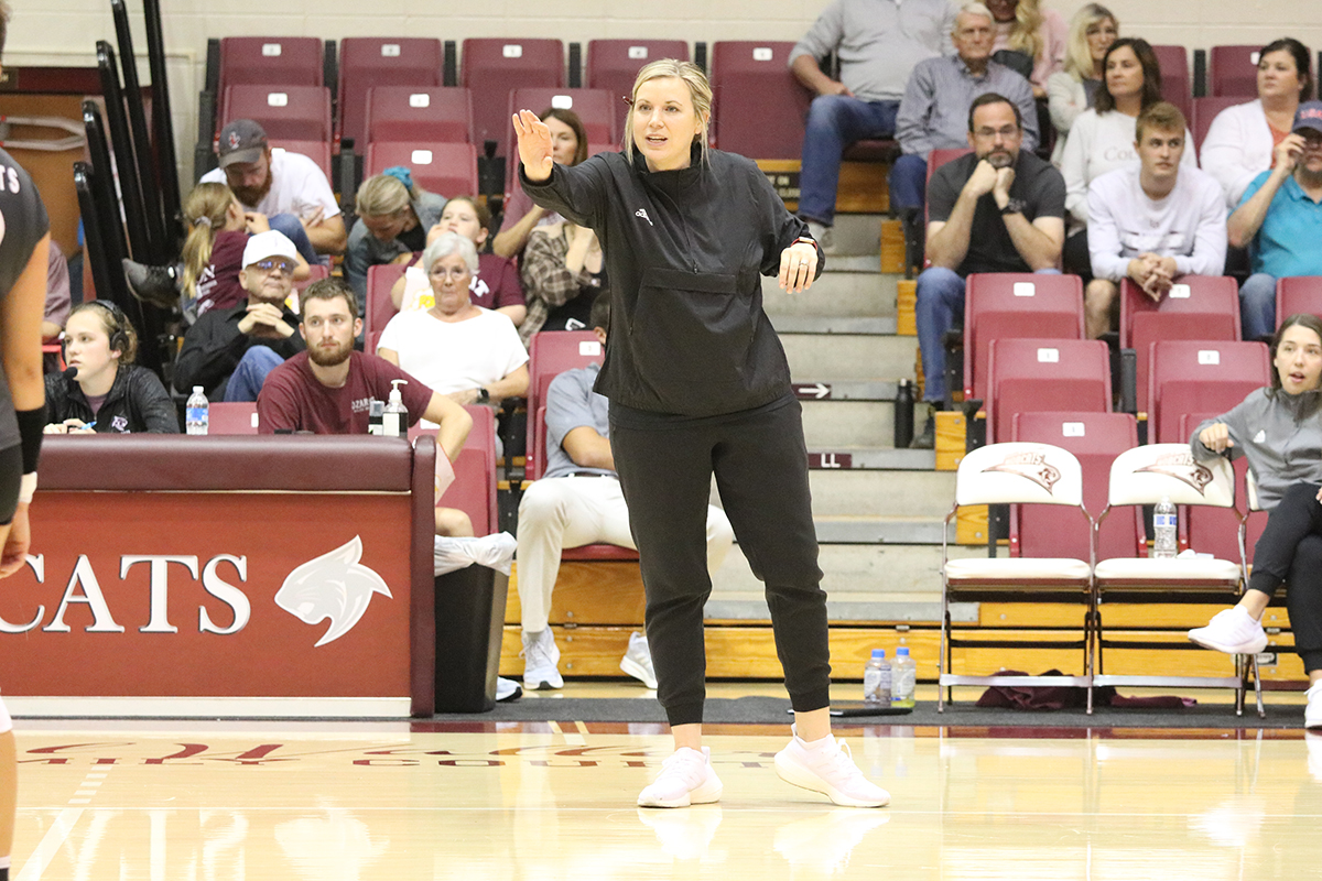 Coach Muckenthaler giving the team instructions